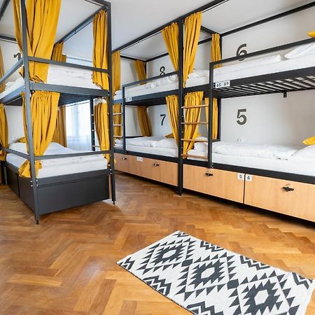 White Wolf House Hostel & Apartments Prague Extérieur photo