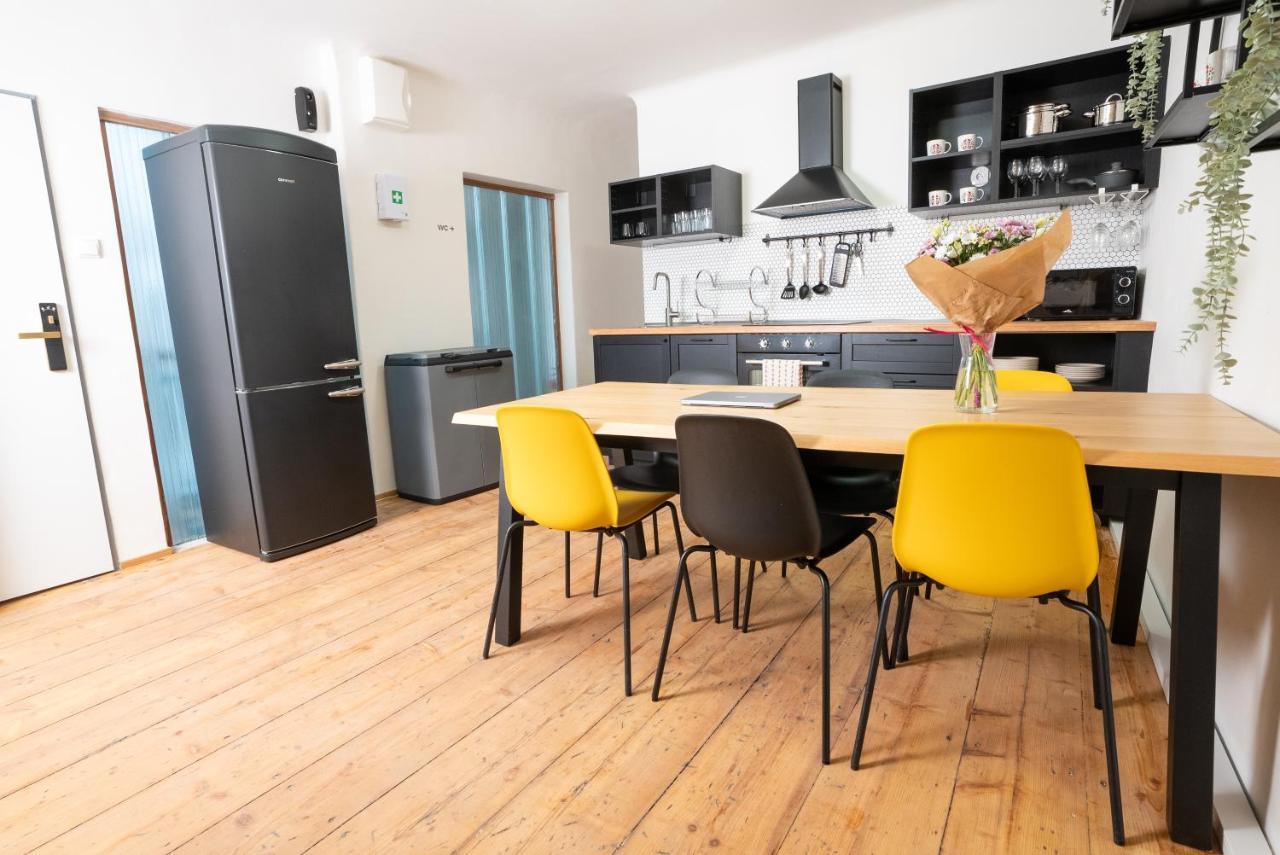 White Wolf House Hostel & Apartments Prague Extérieur photo