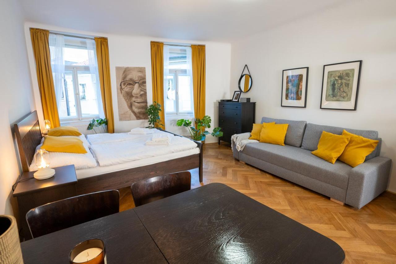 White Wolf House Hostel & Apartments Prague Extérieur photo