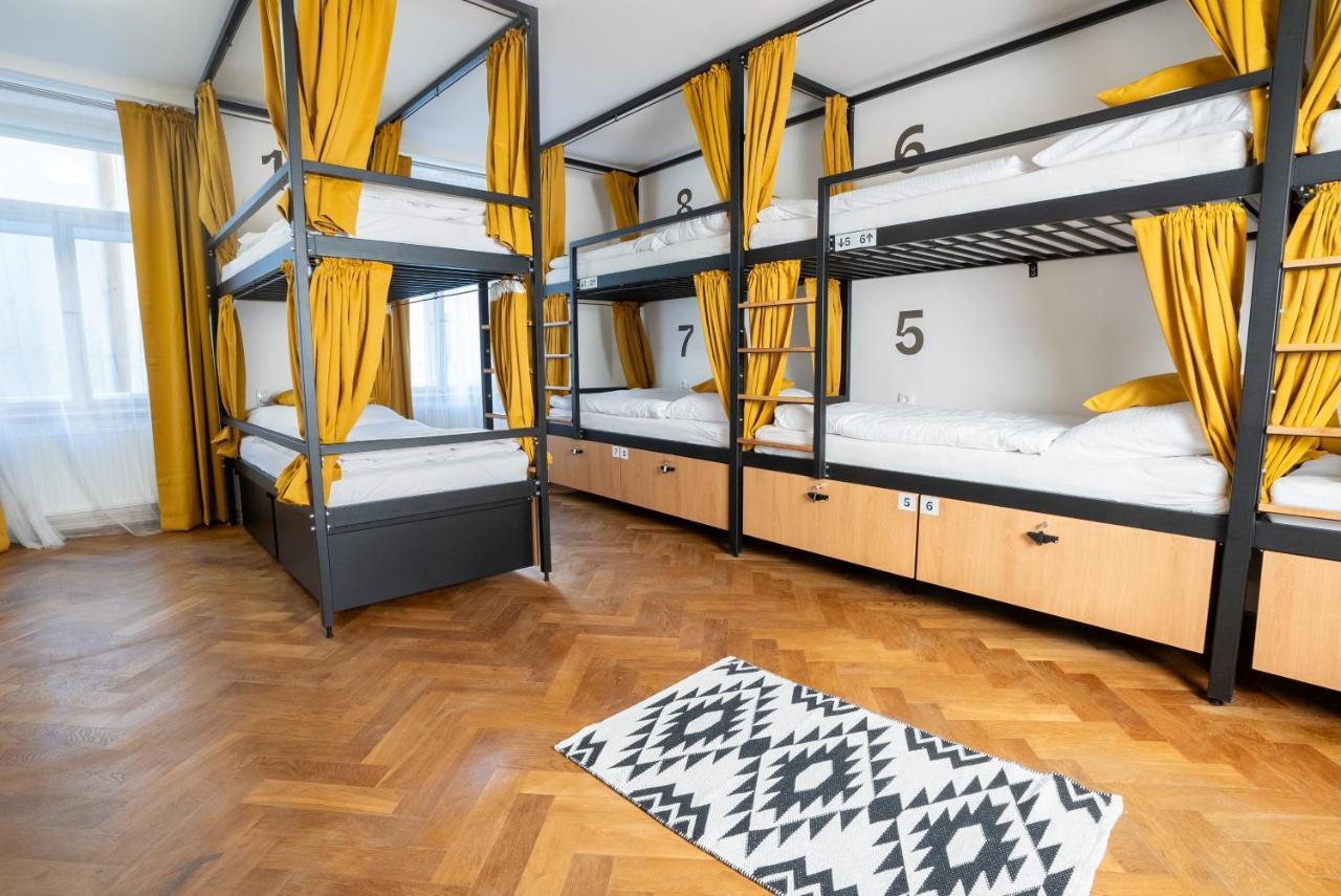 White Wolf House Hostel & Apartments Prague Extérieur photo
