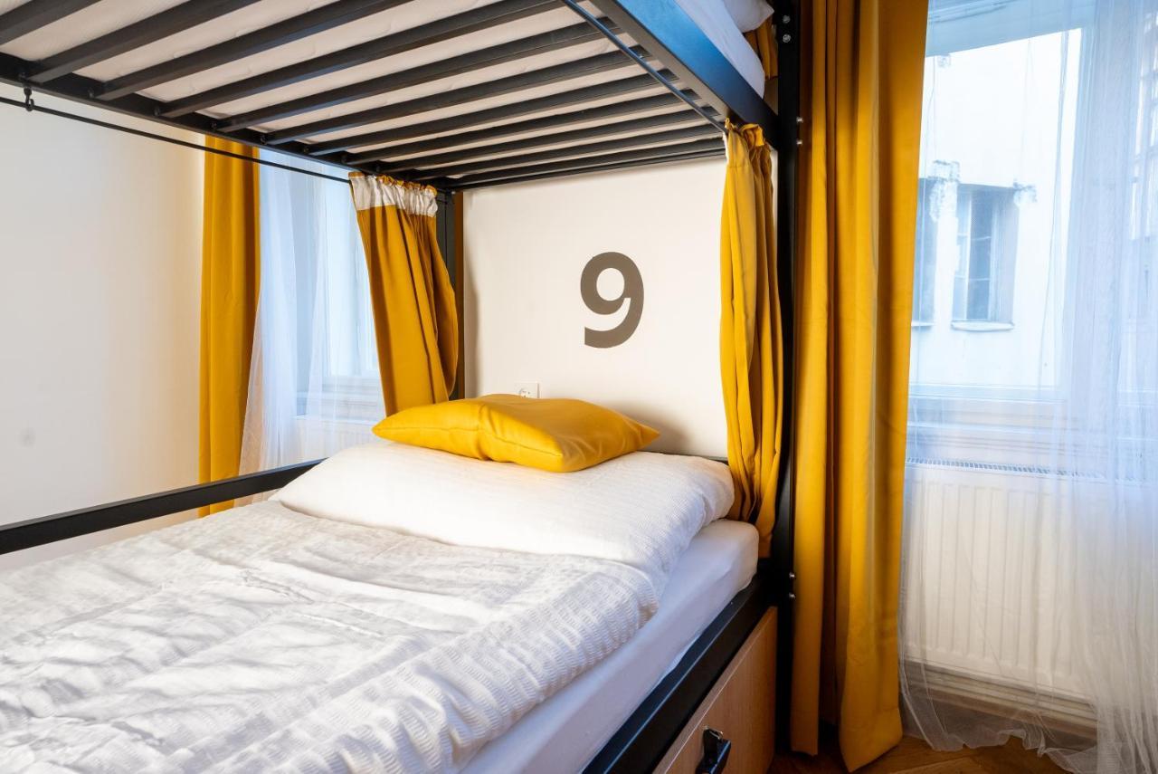 White Wolf House Hostel & Apartments Prague Extérieur photo