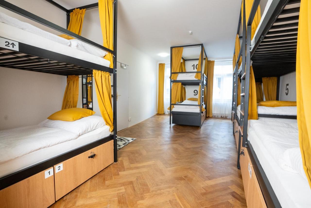 White Wolf House Hostel & Apartments Prague Extérieur photo