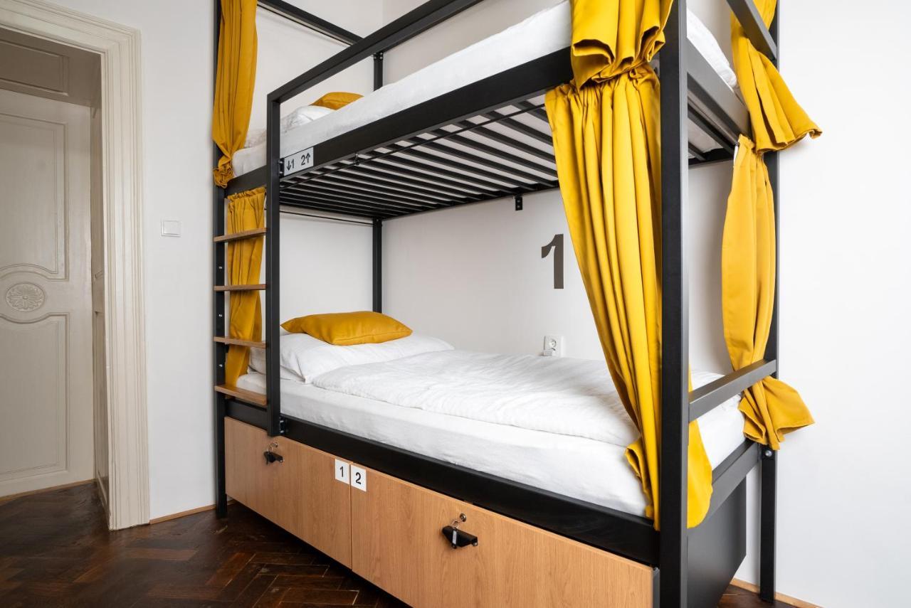 White Wolf House Hostel & Apartments Prague Extérieur photo