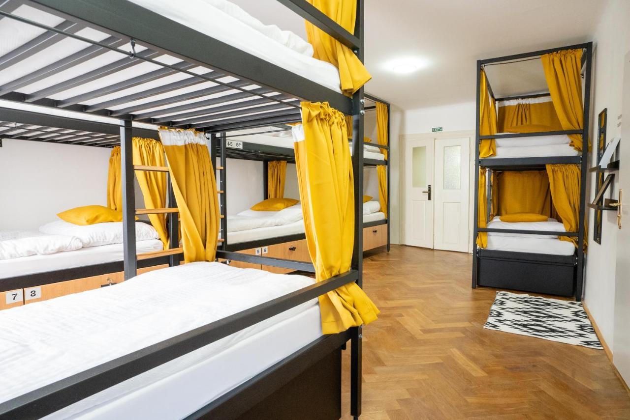White Wolf House Hostel & Apartments Prague Extérieur photo