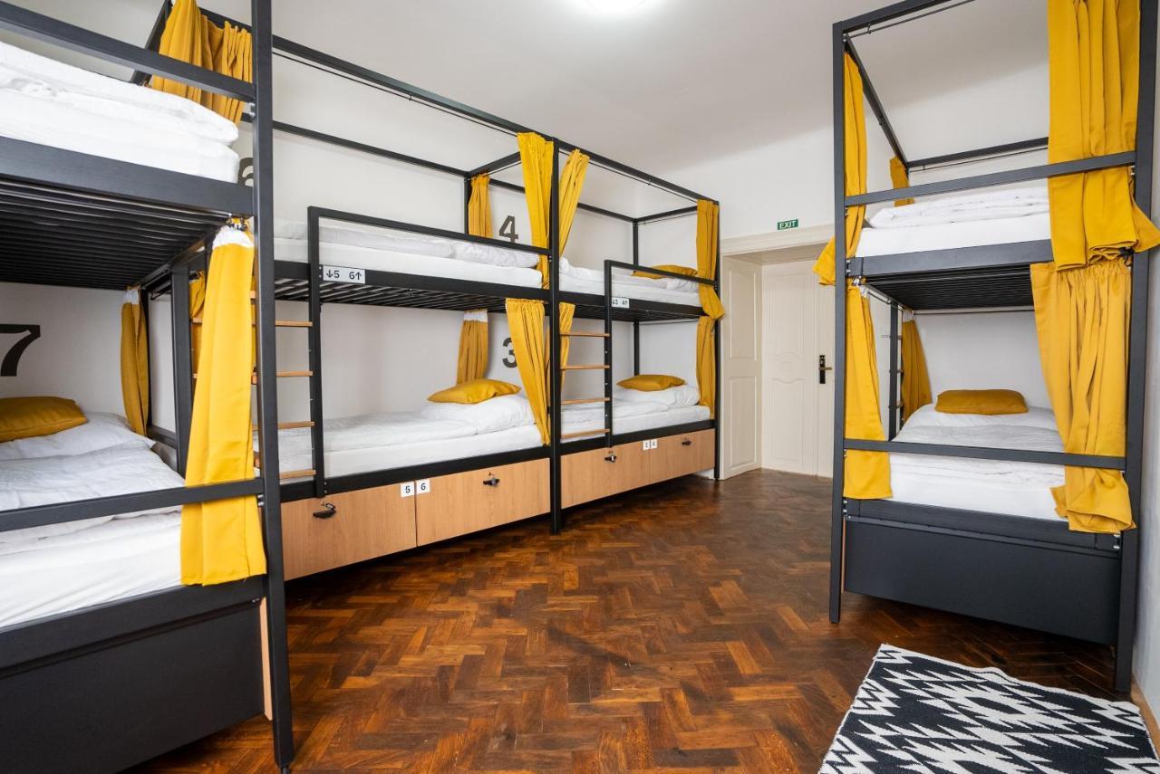 White Wolf House Hostel & Apartments Prague Extérieur photo