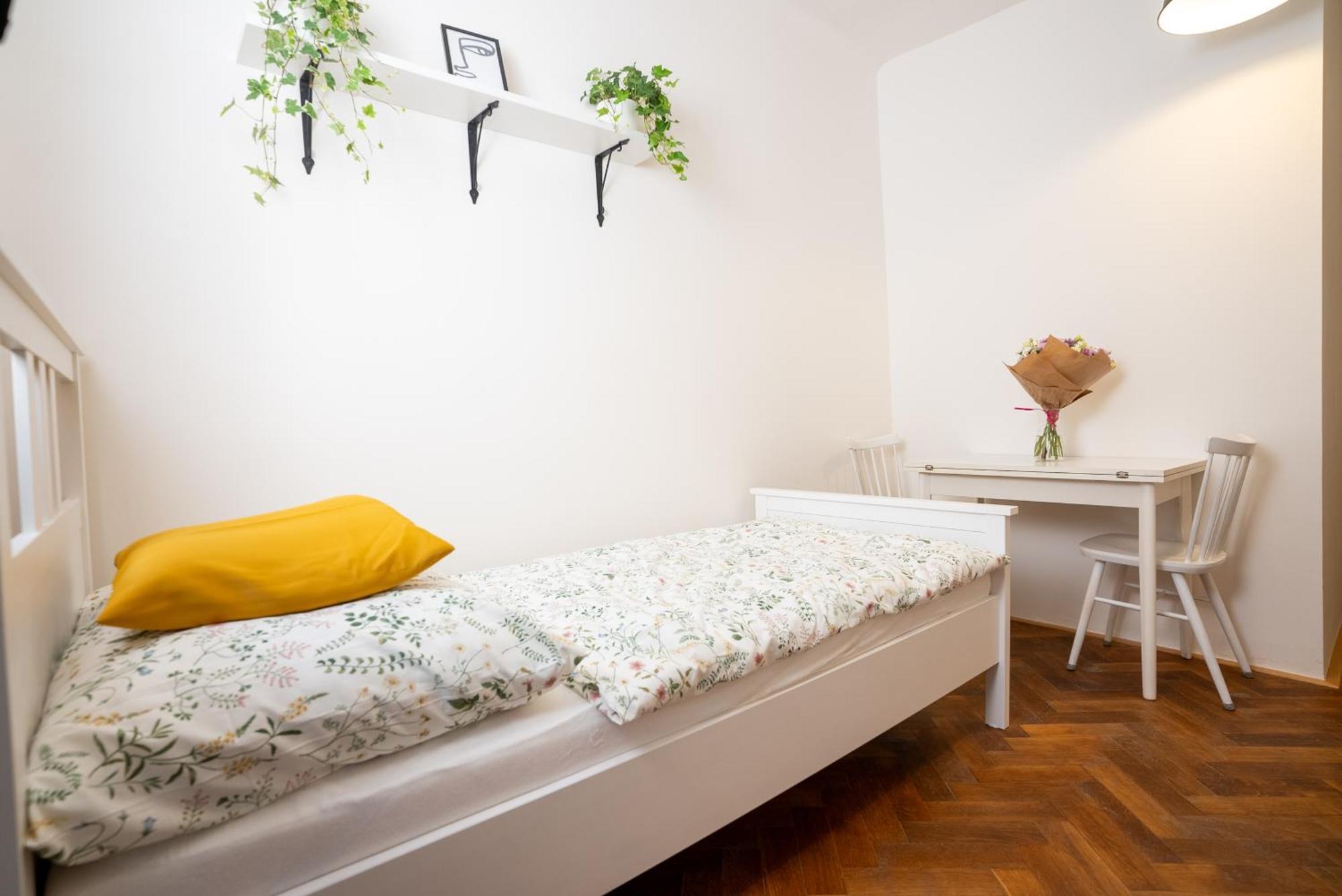 White Wolf House Hostel & Apartments Prague Extérieur photo
