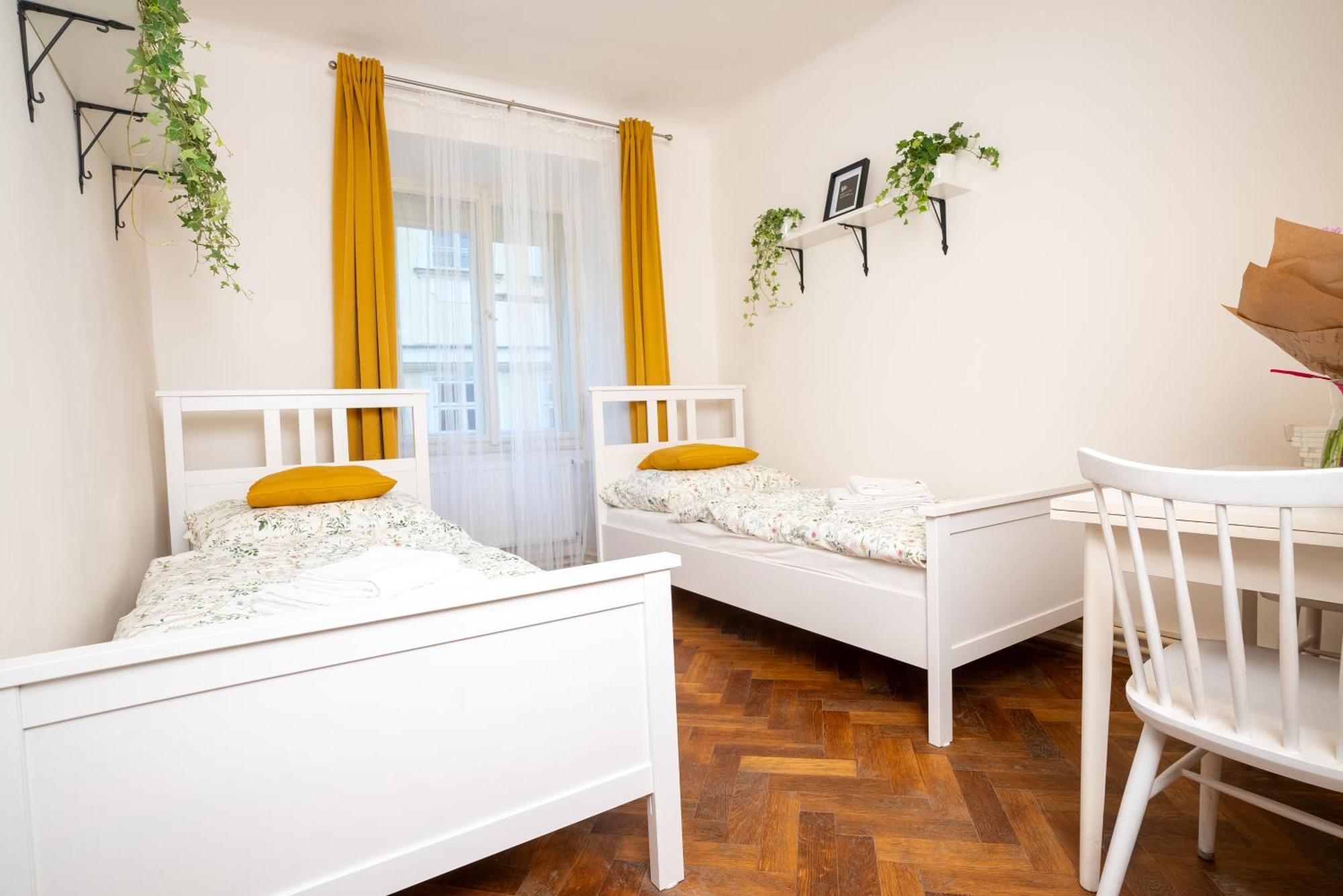 White Wolf House Hostel & Apartments Prague Extérieur photo