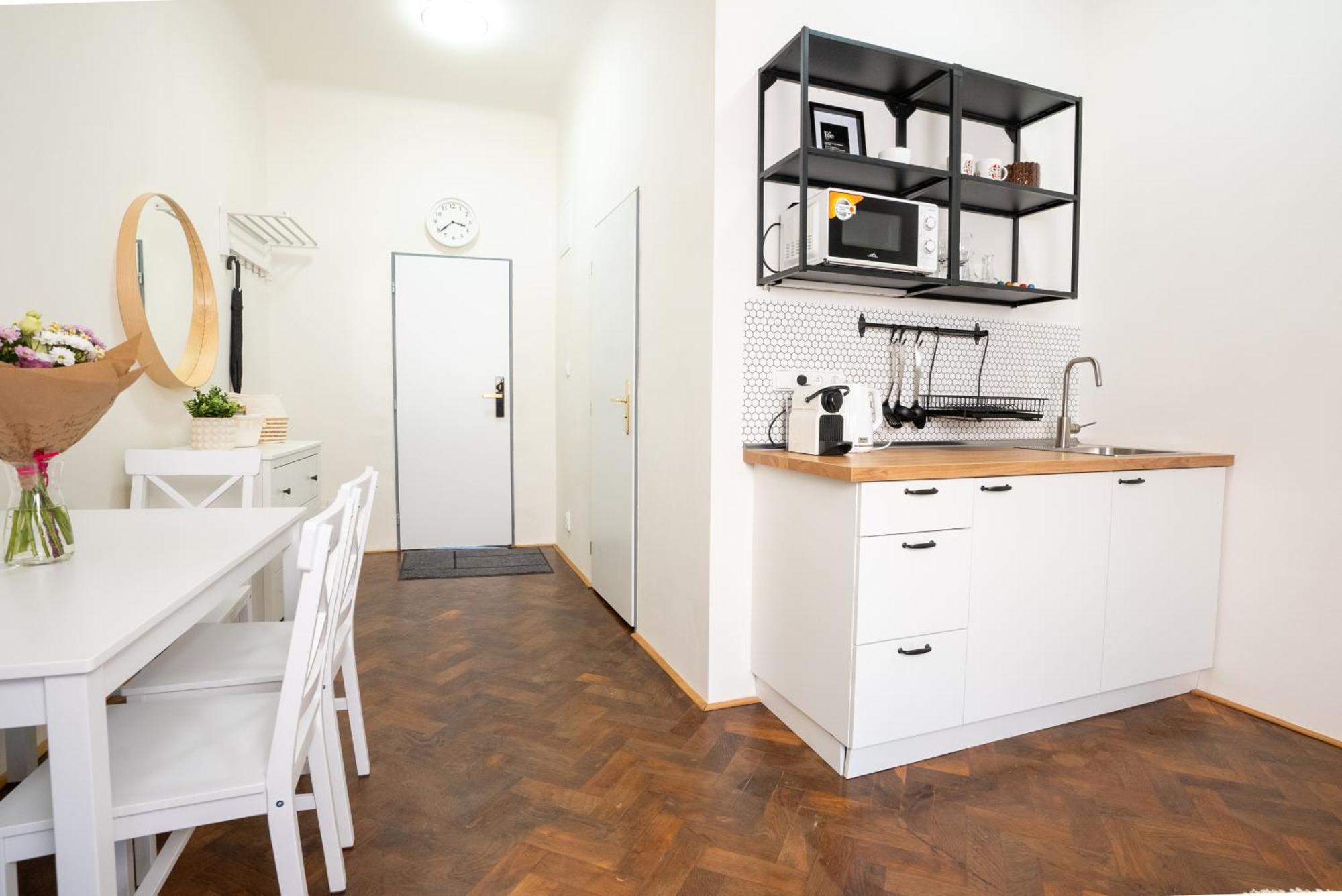 White Wolf House Hostel & Apartments Prague Extérieur photo