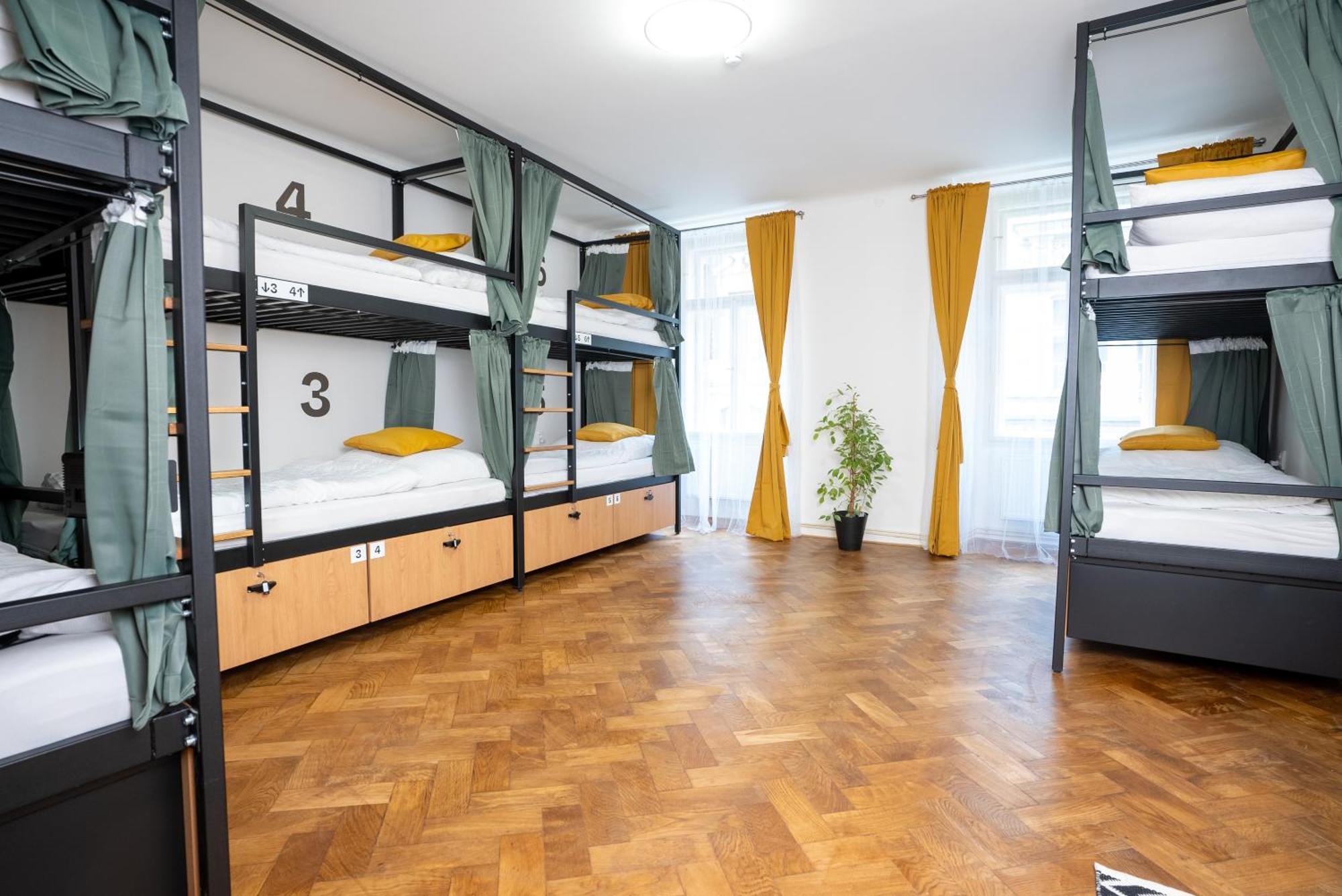 White Wolf House Hostel & Apartments Prague Extérieur photo