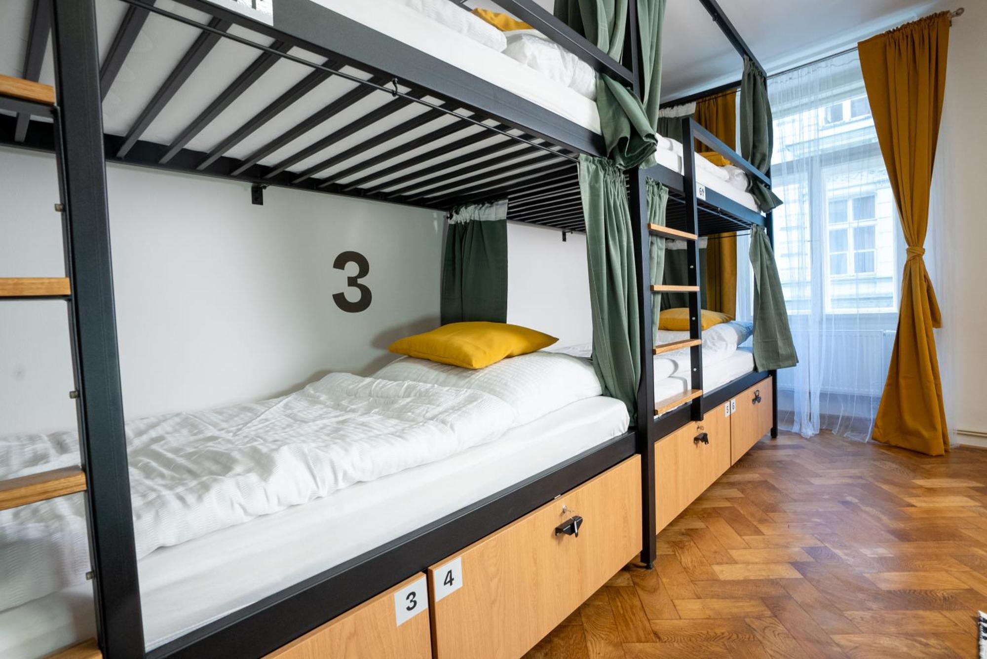 White Wolf House Hostel & Apartments Prague Extérieur photo